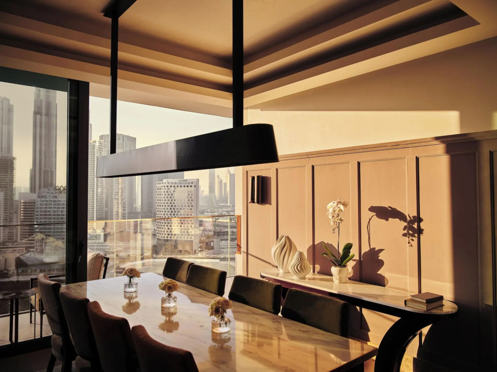 Дубай: The Lana - Dorchester Collection