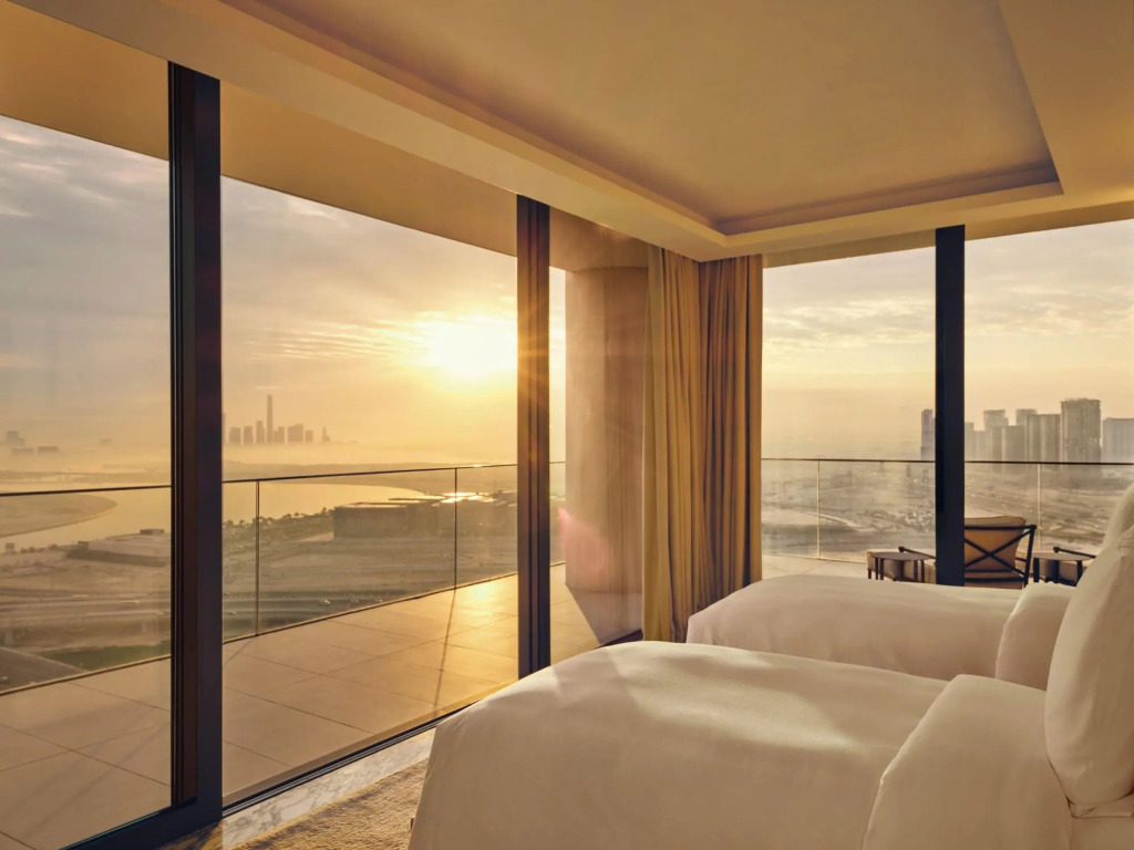 Дубай: The Lana - Dorchester Collection