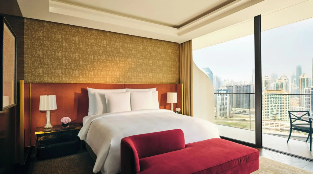 Дубай: The Lana - Dorchester Collection