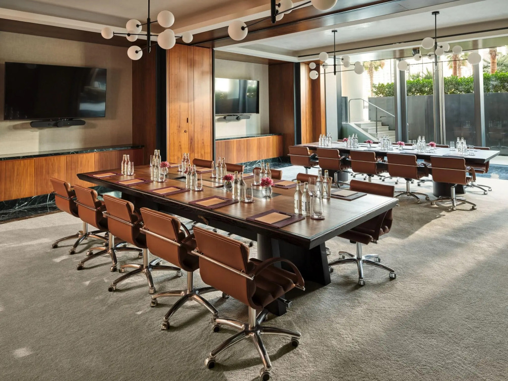 Дубай: The Lana - Dorchester Collection