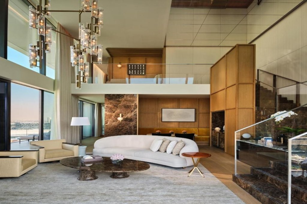 Дубай: The Lana - Dorchester Collection