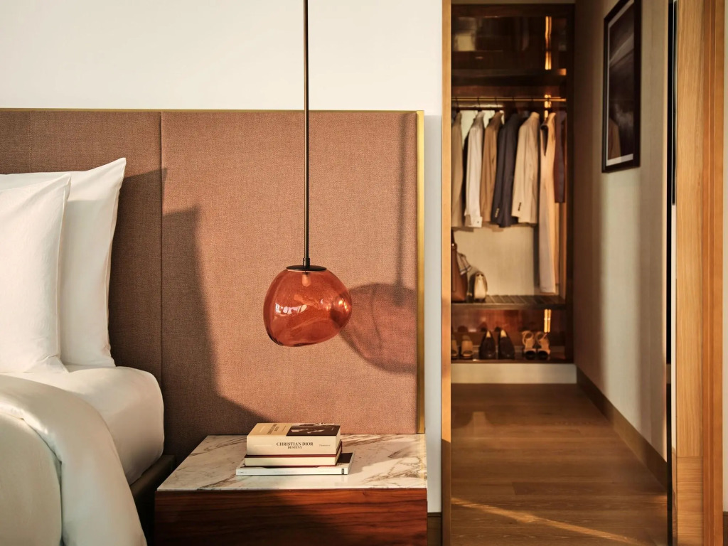 Дубай: The Lana - Dorchester Collection