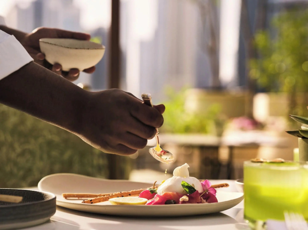 Дубай: The Lana - Dorchester Collection