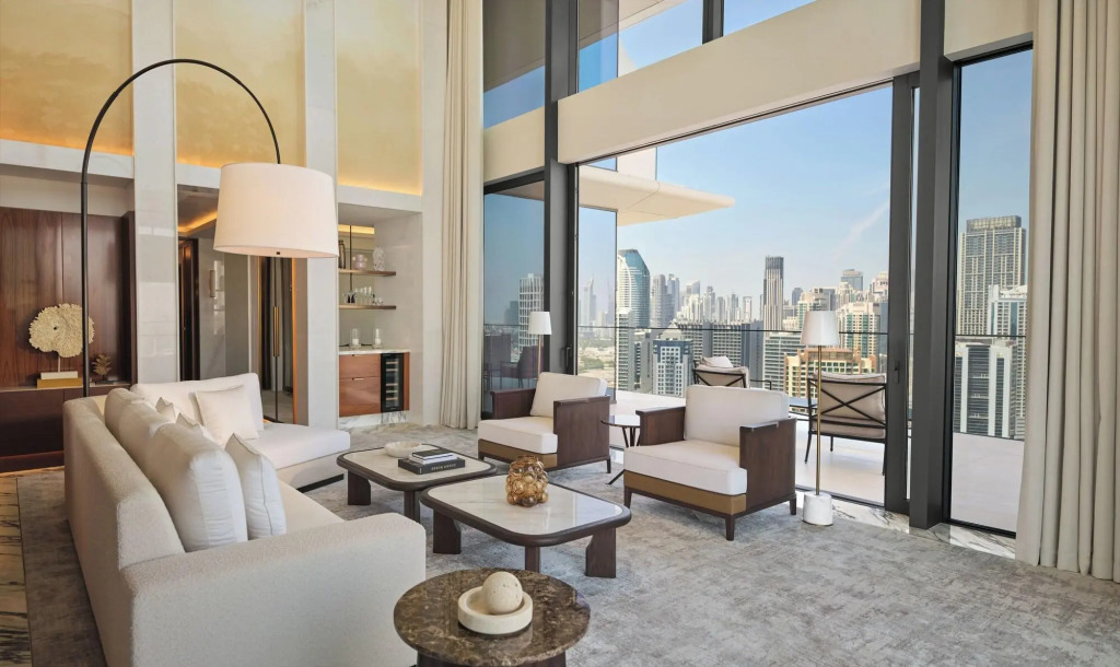 Дубай: The Lana - Dorchester Collection
