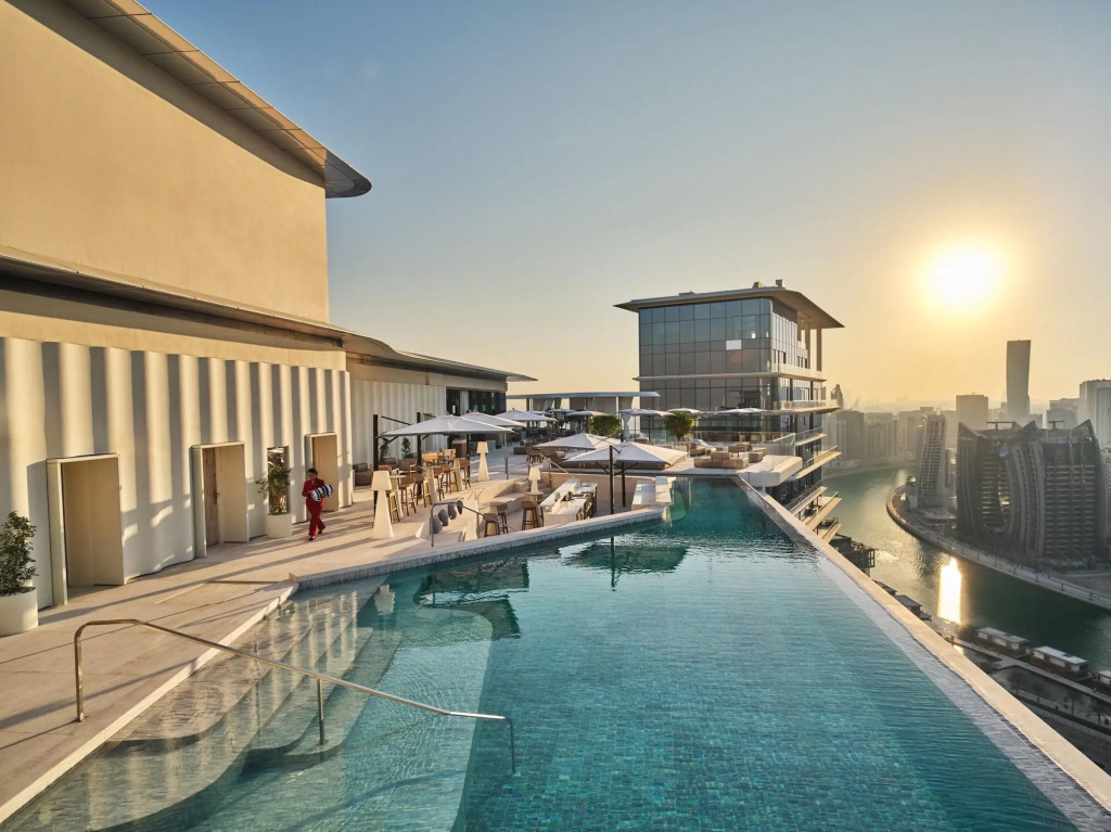 Дубай: The Lana - Dorchester Collection