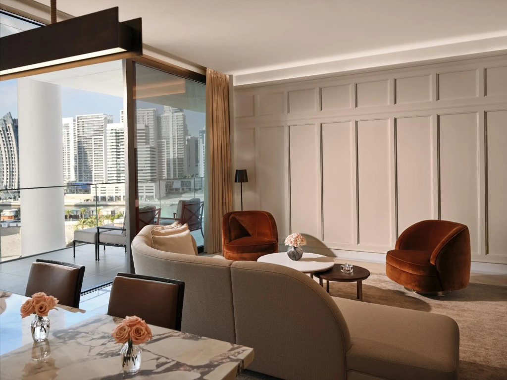 Дубай: The Lana - Dorchester Collection