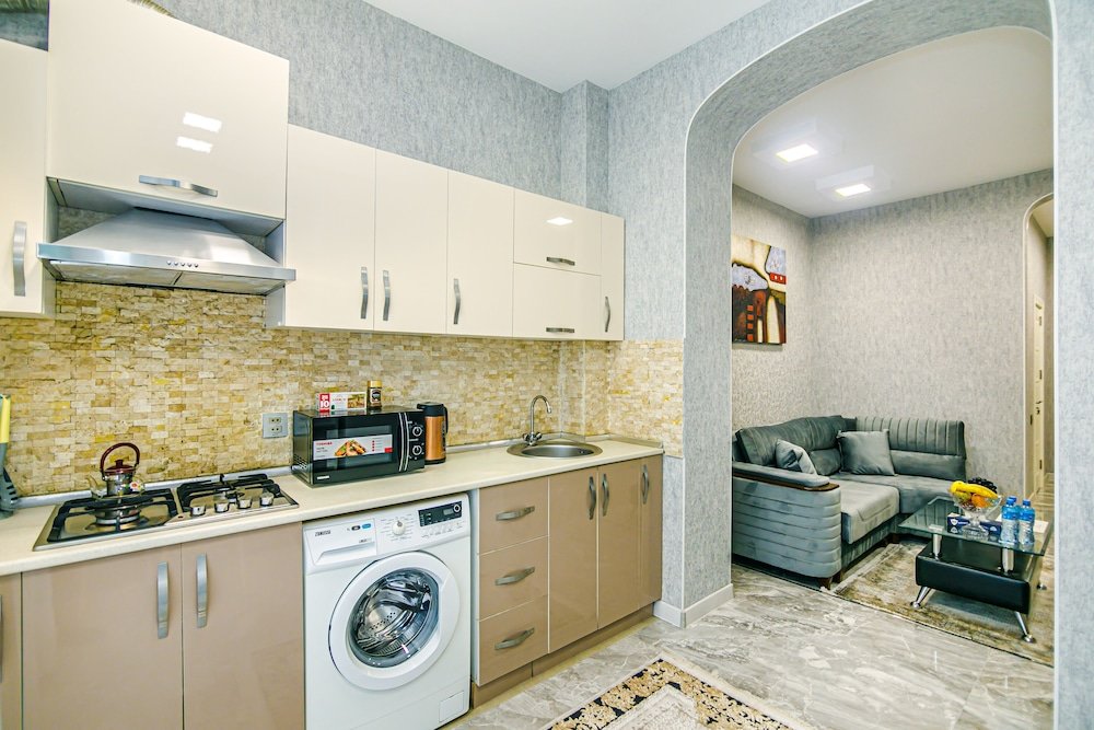 Баку: Sahil Boulevard Formula Apartment