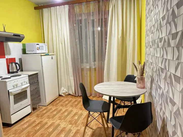 Красноярск: Квартира 1-комнатная улица Молокова 62