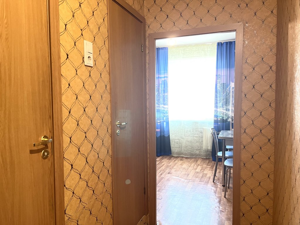 Красноярск: Квартира 1-комнатная улица 9 мая 55
