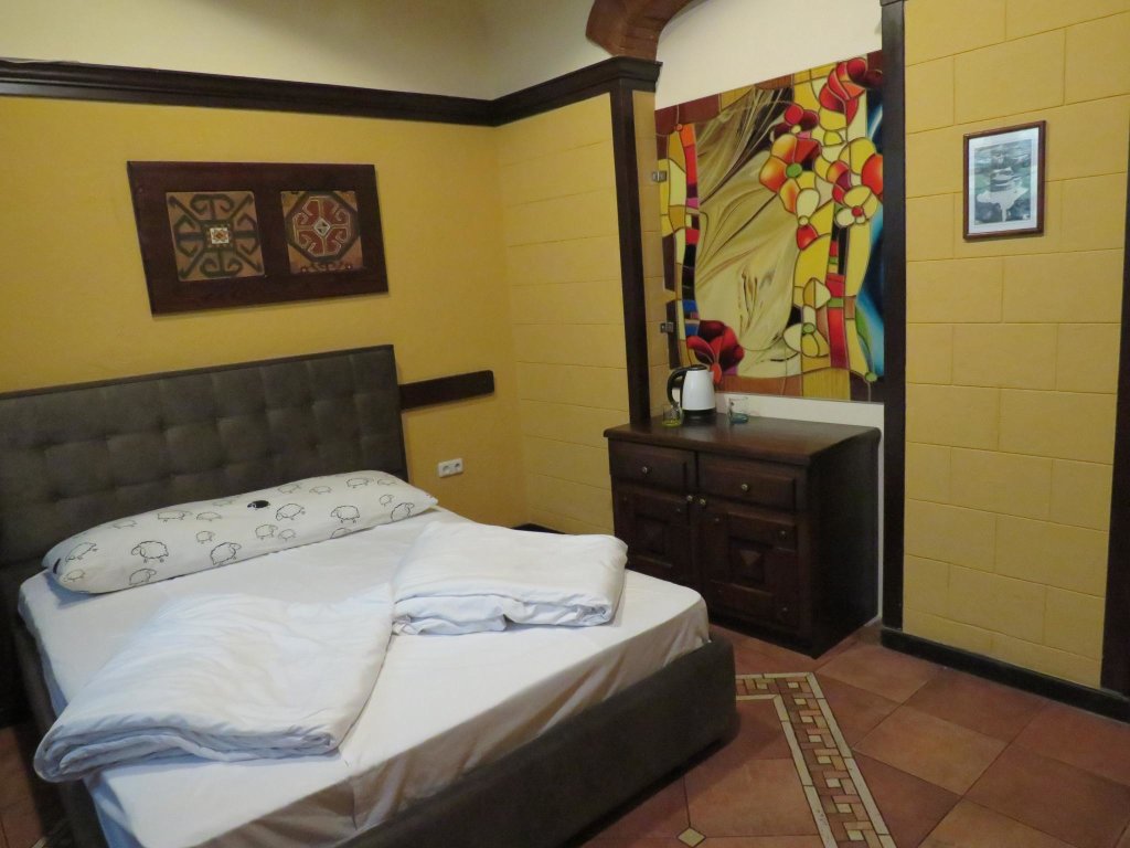 Ереван: Hotel & in the very center
