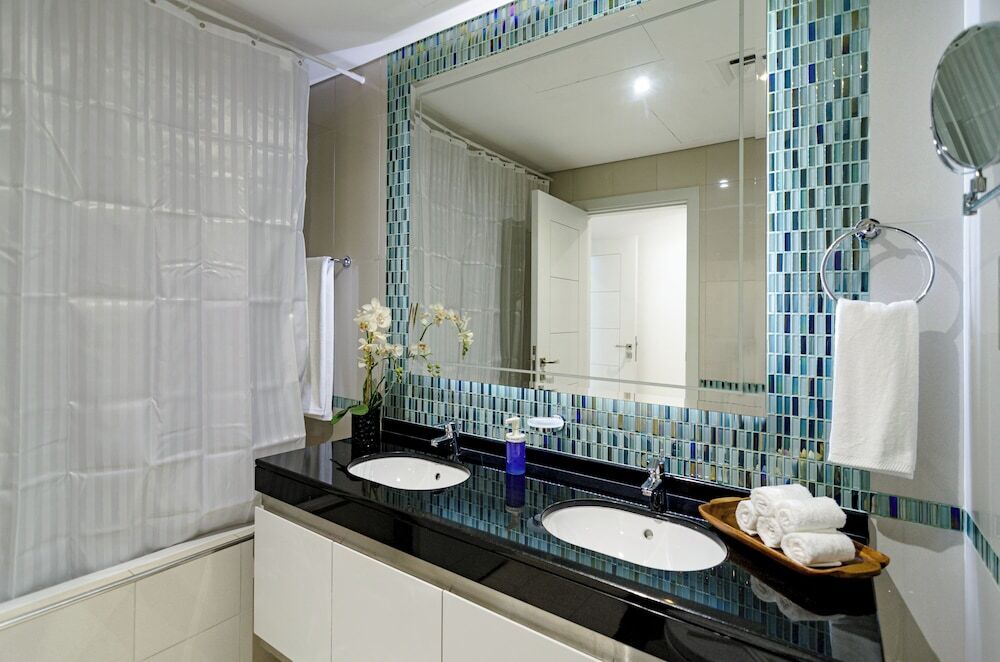 Дубай: OSKENA Homes-Damac Heights Two Bedroom