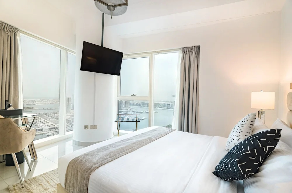 Дубай: OSKENA Homes-Damac Heights Two Bedroom