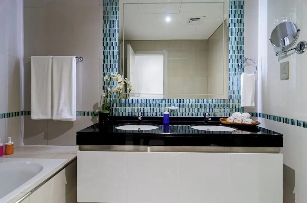 Дубай: OSKENA Homes-Damac Heights Two Bedroom