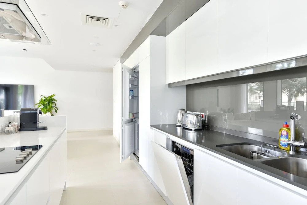 Дубай: Elegant 2BR with maids room and Ain View