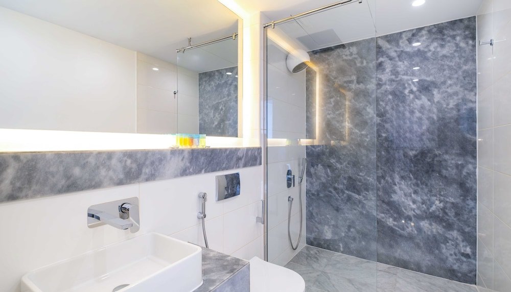 Дубай: LUX  The Pad Executive Suite