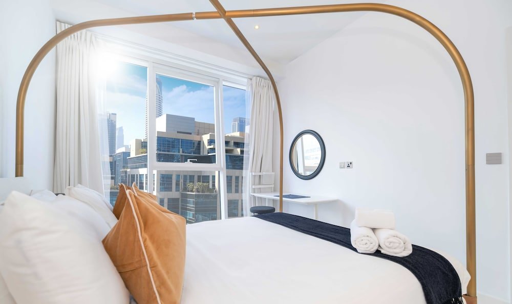 Дубай: LUX  The Pad Executive Suite