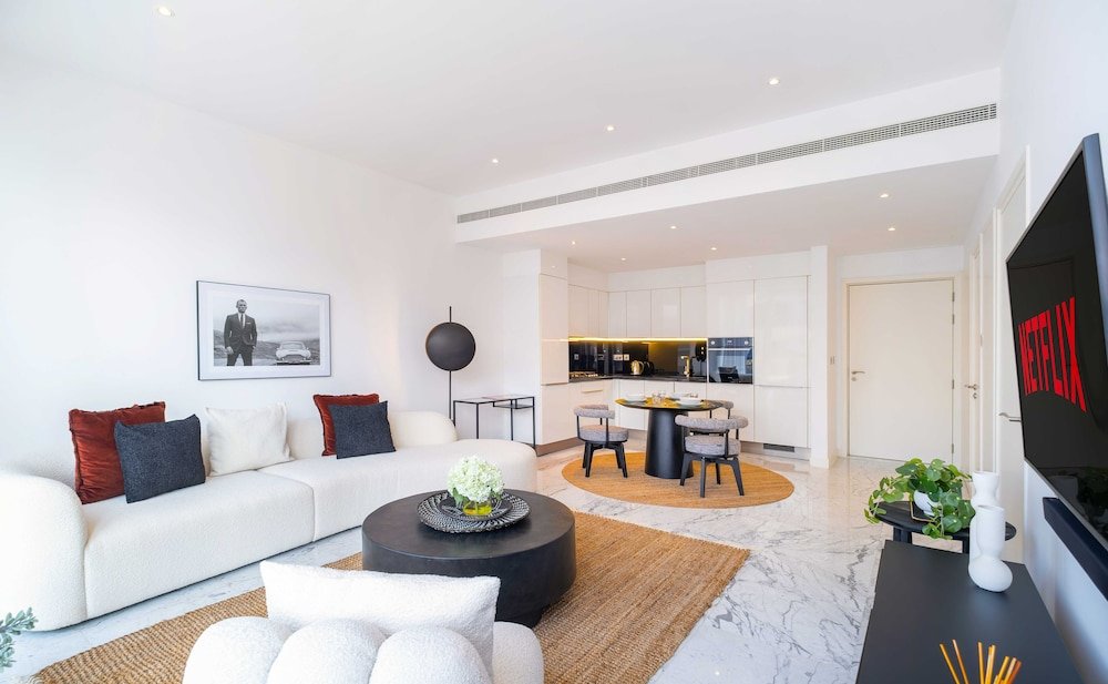 Дубай: LUX  The Pad Executive Suite