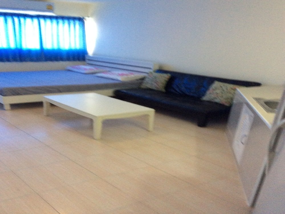Room in Apartment - 2 King Beds With Taxi Meet&greet Service — фото 2