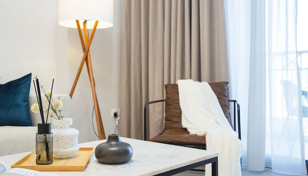 Дубай: Aya - Spacious 1BR Apartment in Madinat Jumeirah Living
