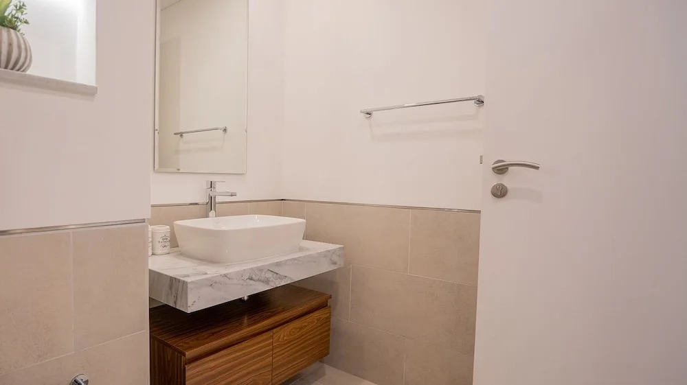 Дубай: Aya - Spacious 1BR Apartment in Madinat Jumeirah Living