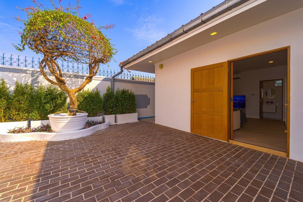 5 Bedroom Pool Villa In City Center- BV1 — фото 3