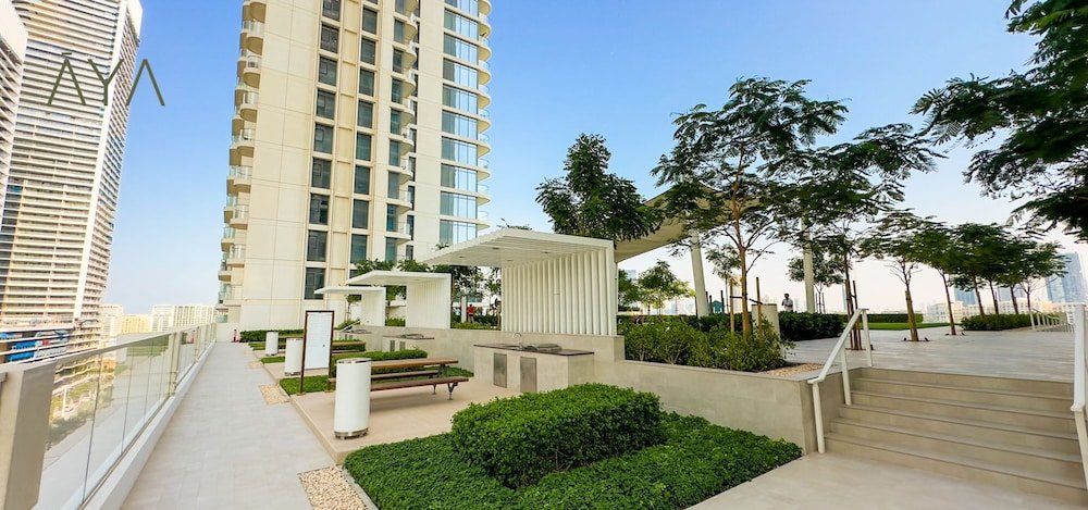 Дубай: Aya - Beachfront Apartment With all Amenities and Pool