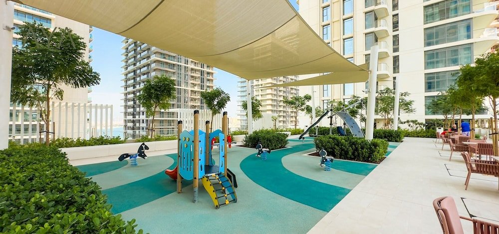 Дубай: Aya - Beachfront Apartment With all Amenities and Pool