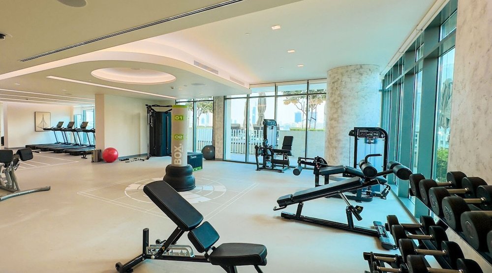 Дубай: Aya - Beachfront Apartment With all Amenities and Pool