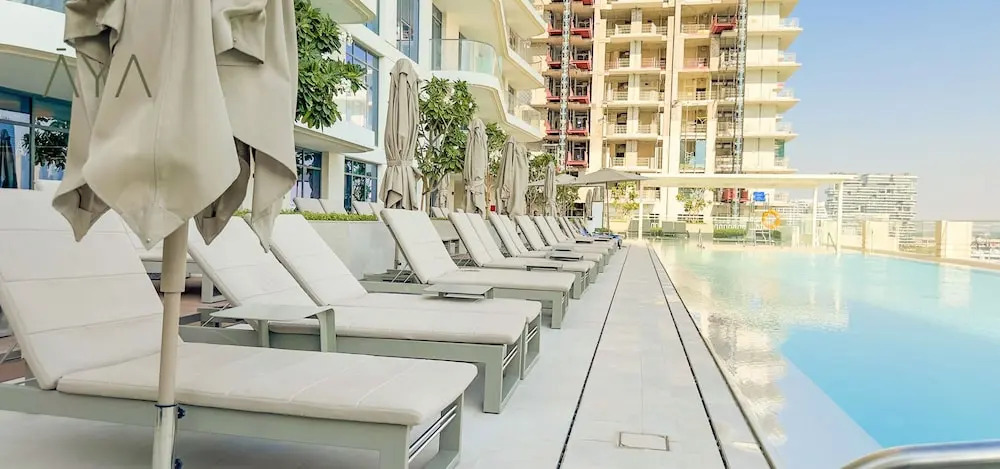 Дубай: Aya - Beachfront Apartment With all Amenities and Pool