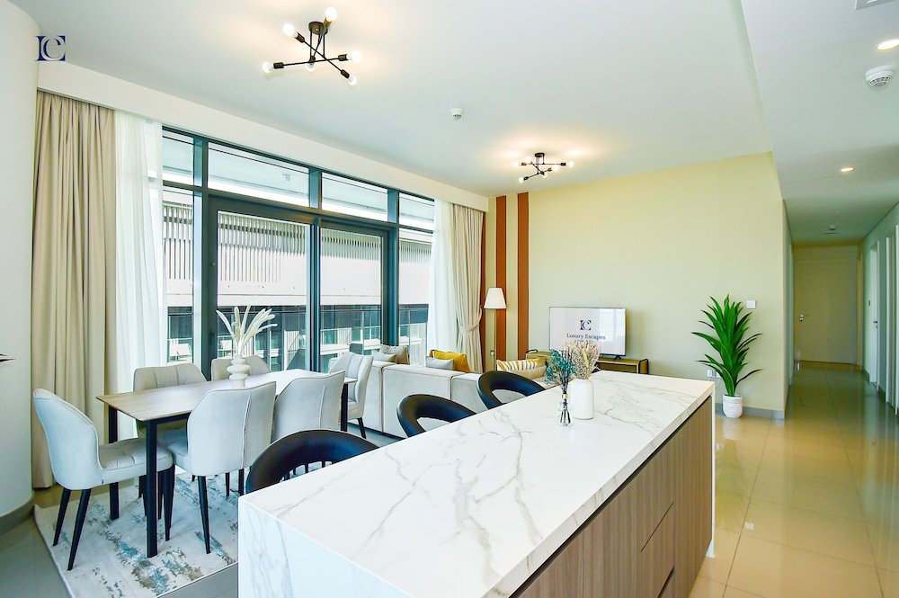 Дубай: 3BR Paradise Unrivaled Ocean Views -BEAC