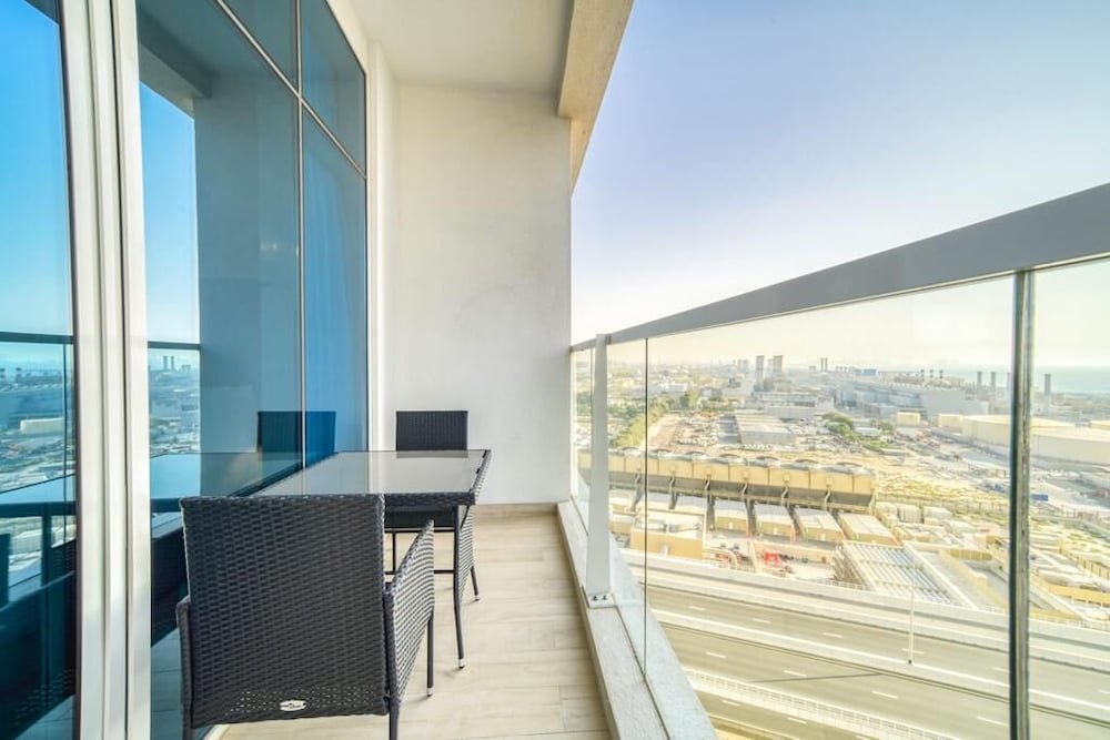 Дубай: Bright Studio With Mesmerizing Canal and City View