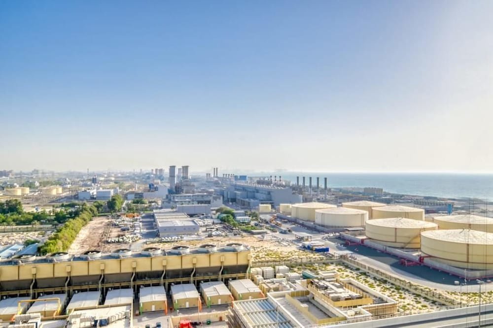 Дубай: Bright Studio With Mesmerizing Canal and City View