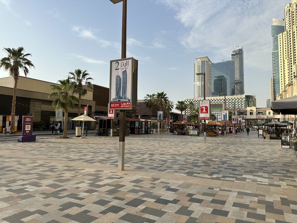 Дубай: Manzil - Modern 3BR Home in JBR, Beach Front