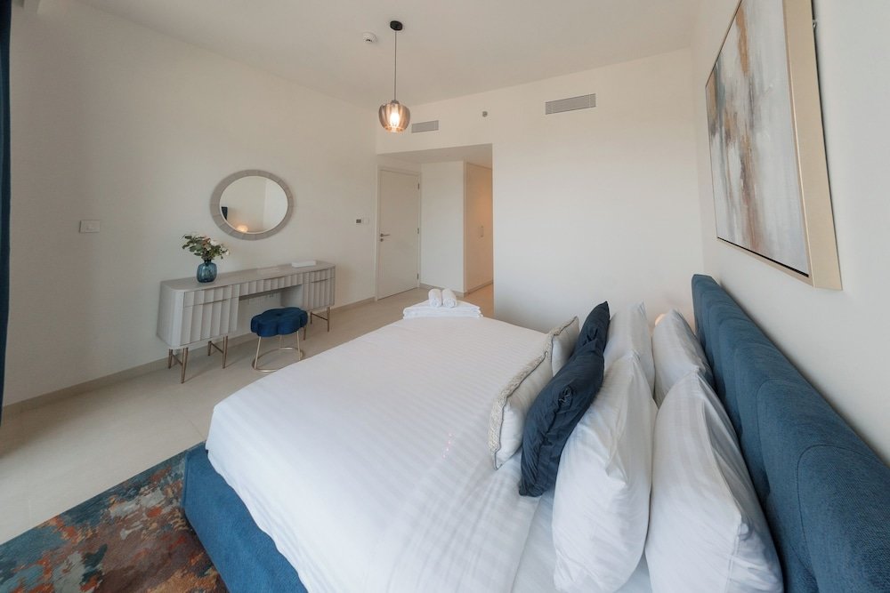 Дубай: Lavish 2BR in Downtown Views Close to Dubai Mall Burj Khalifa