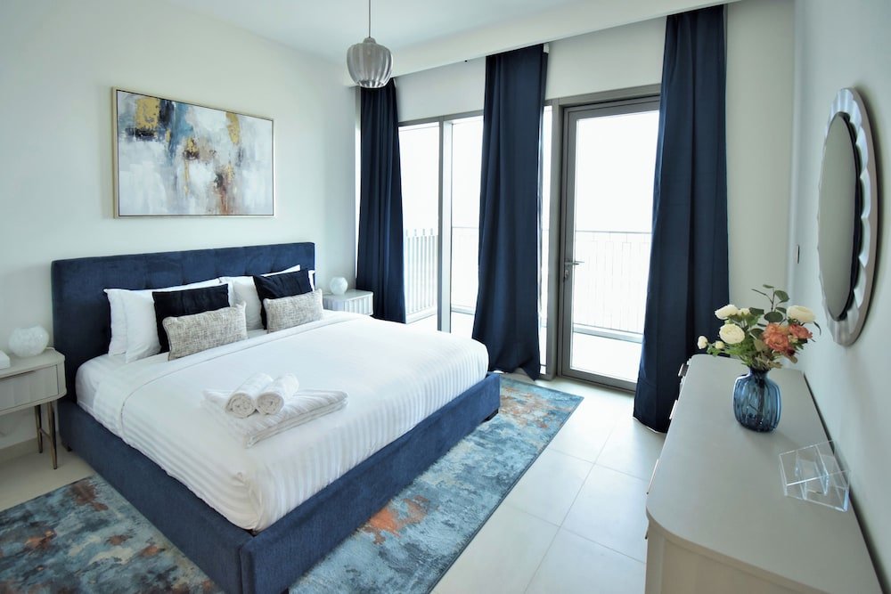 Дубай: Lavish 2BR in Downtown Views Close to Dubai Mall Burj Khalifa