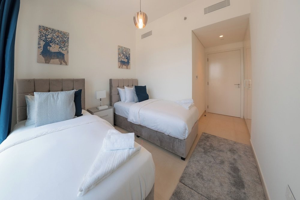 Дубай: Lavish 2BR in Downtown Views Close to Dubai Mall Burj Khalifa