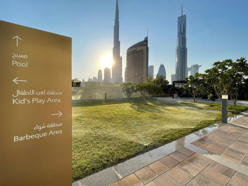 Дубай: Lavish 2BR in Downtown Views Close to Dubai Mall Burj Khalifa