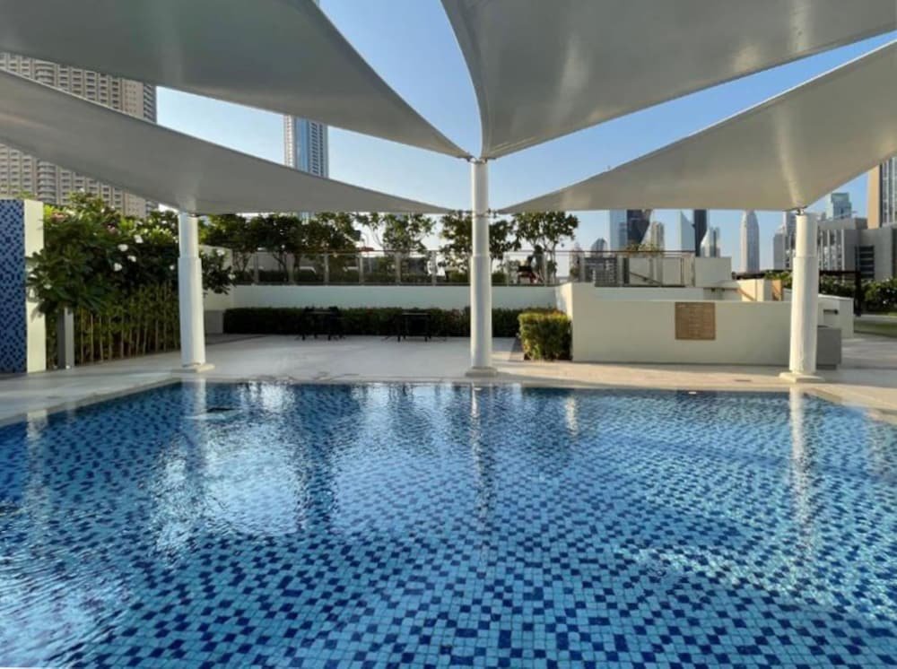 Дубай: Lavish 2BR in Downtown Views Close to Dubai Mall Burj Khalifa