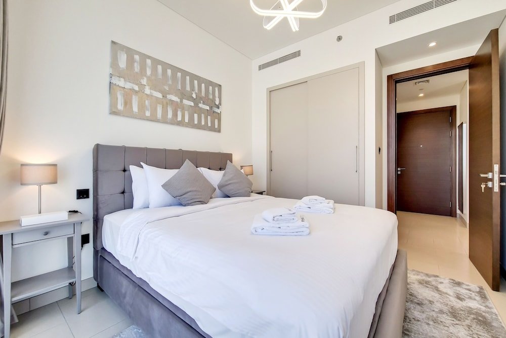 Дубай: Al Meydan - Creek Vista Reserve A 2809