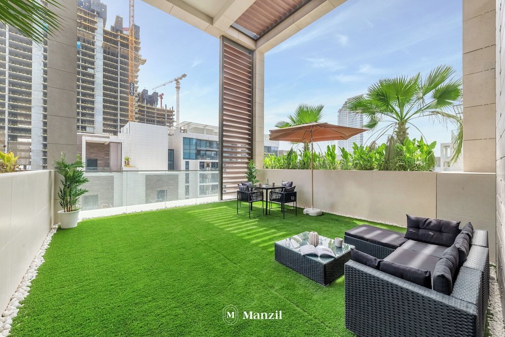 Дубай: Manzil - Modern 1BR Home in Sobha Hartland