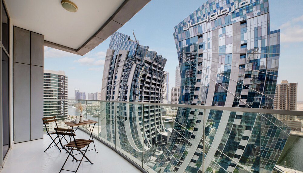 Дубай: Manzil - Designer 1 BR Apt near Burj & Dubai Mall
