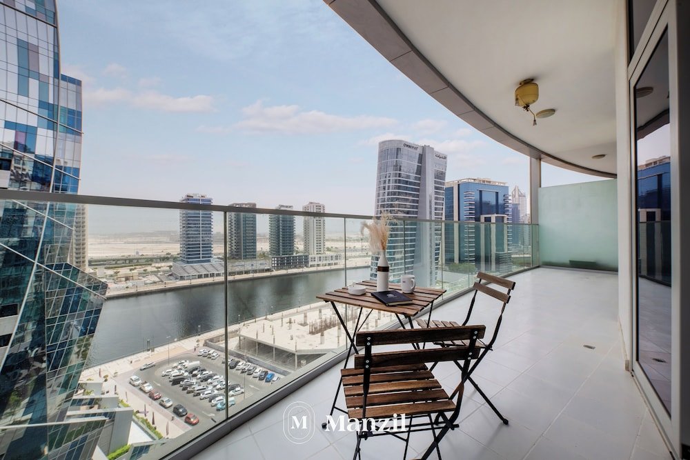 Дубай: Manzil - Designer 1 BR Apt near Burj & Dubai Mall