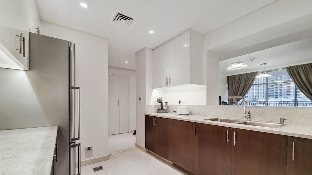 Дубай: Designer 3 BR w/ walking distance to Dubai Mall