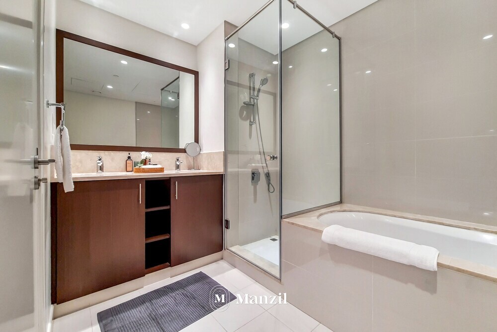 Дубай: Designer 3 BR w/ walking distance to Dubai Mall
