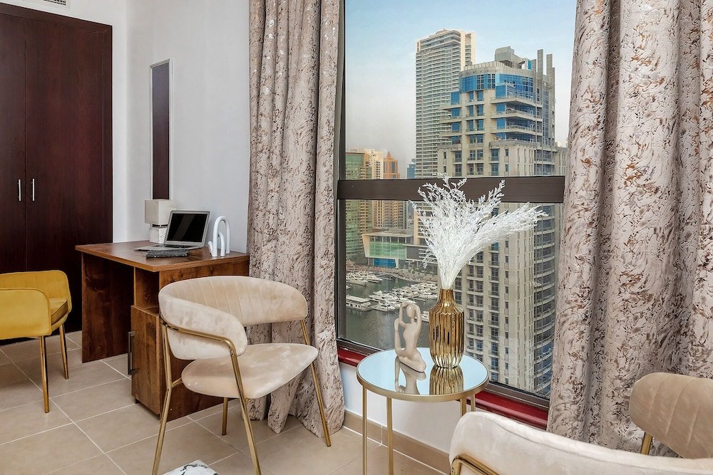 Дубай: 2BR apartment 2 minutes to beach Amwaj 4