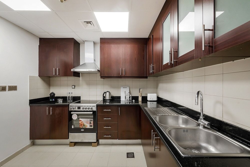 Дубай: 2BR apartment 2 minutes to beach Amwaj 4