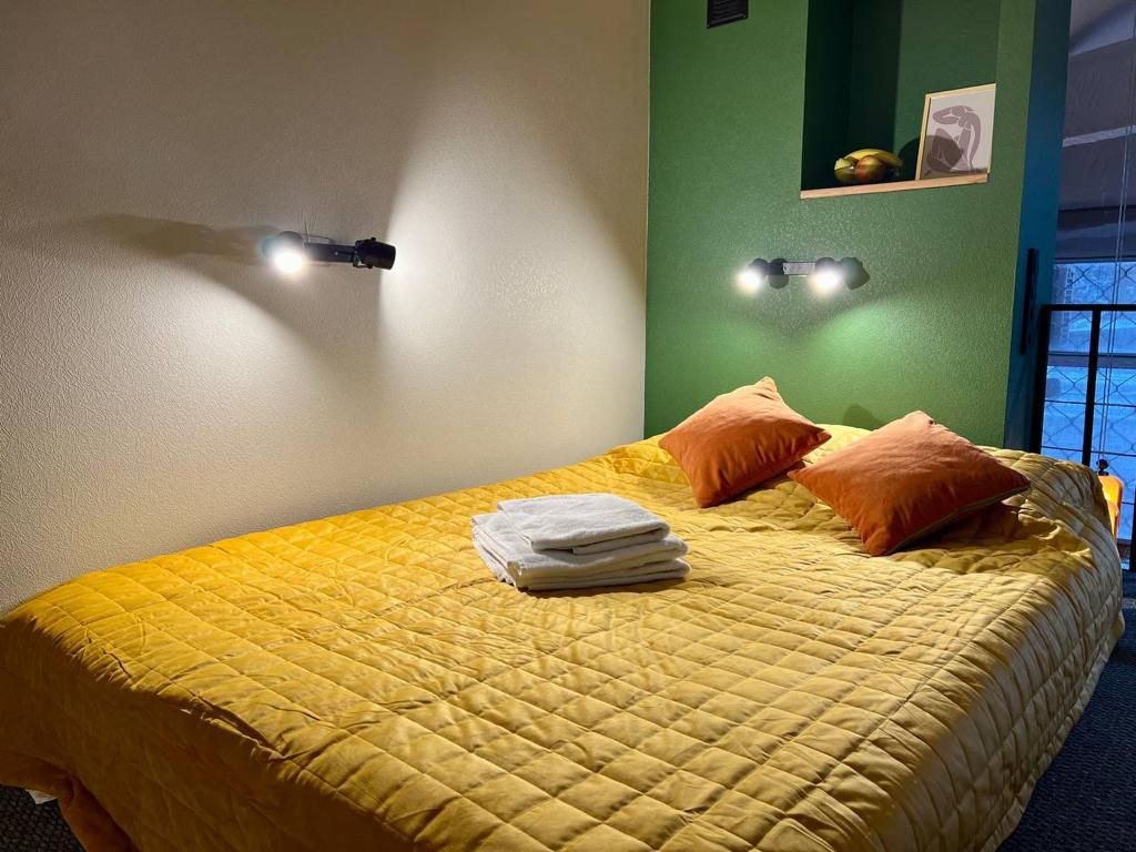 Москва: Апартаменты Emerald Lucky Room у метро Электрозаводская