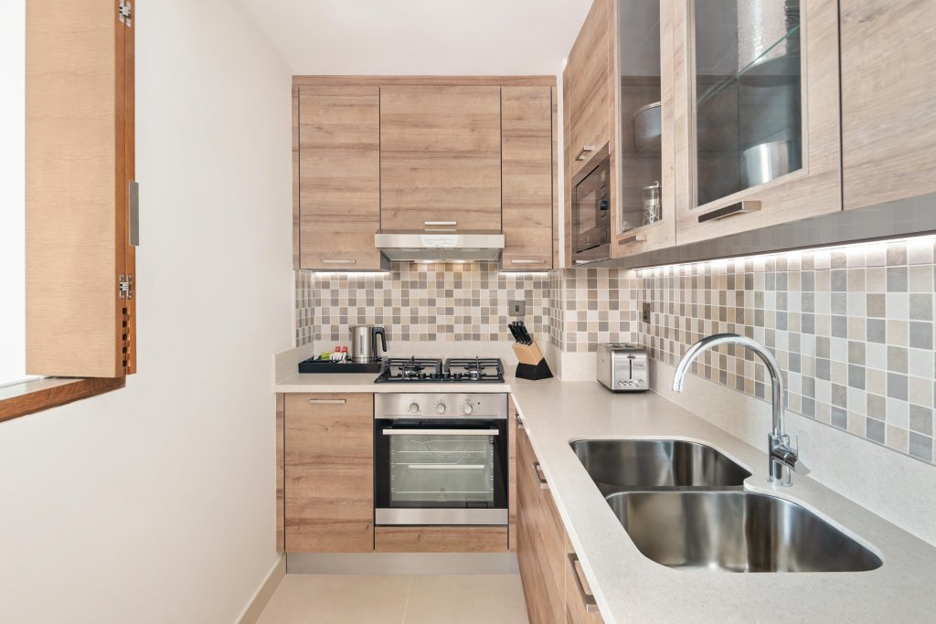 Дубай: Отель Staybridge Suites Dubai Al-Maktoum Airport, an IHG Hotel