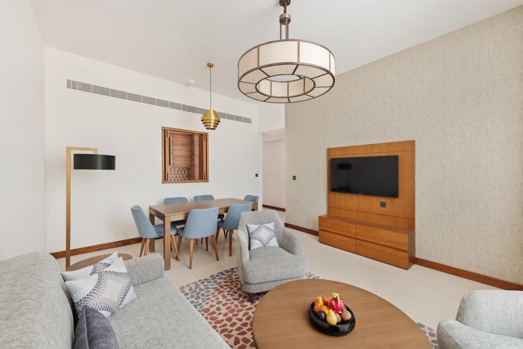 Дубай: Отель Staybridge Suites Dubai Al-Maktoum Airport, an IHG Hotel