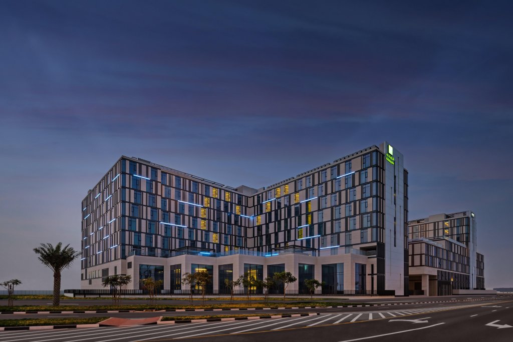 Дубай: Отель Staybridge Suites Dubai Al-Maktoum Airport, an IHG Hotel